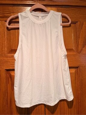 LuluLemon White Perforated Tank Top - Women Size 2
